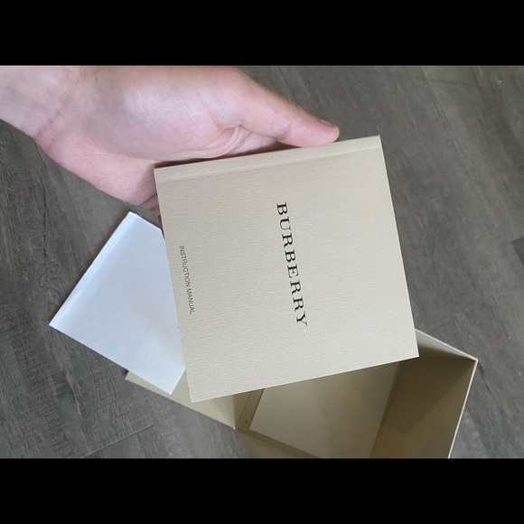 Men’s Burberry watch - Picture 5 of 7